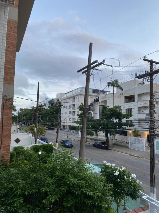 Apartamento com Estacionamento, Wi-Fi, Ar condicionado a 300 metros da Praia da Enseada no Guarujá. Exterior foto